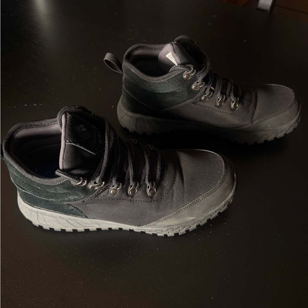Columbia Men's Black Outdoor Boots - Picture 5 of 15